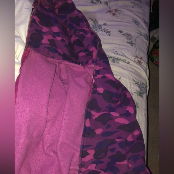 Jus sitting around not being used small or medium and only used a few times - Picture 4 of 5